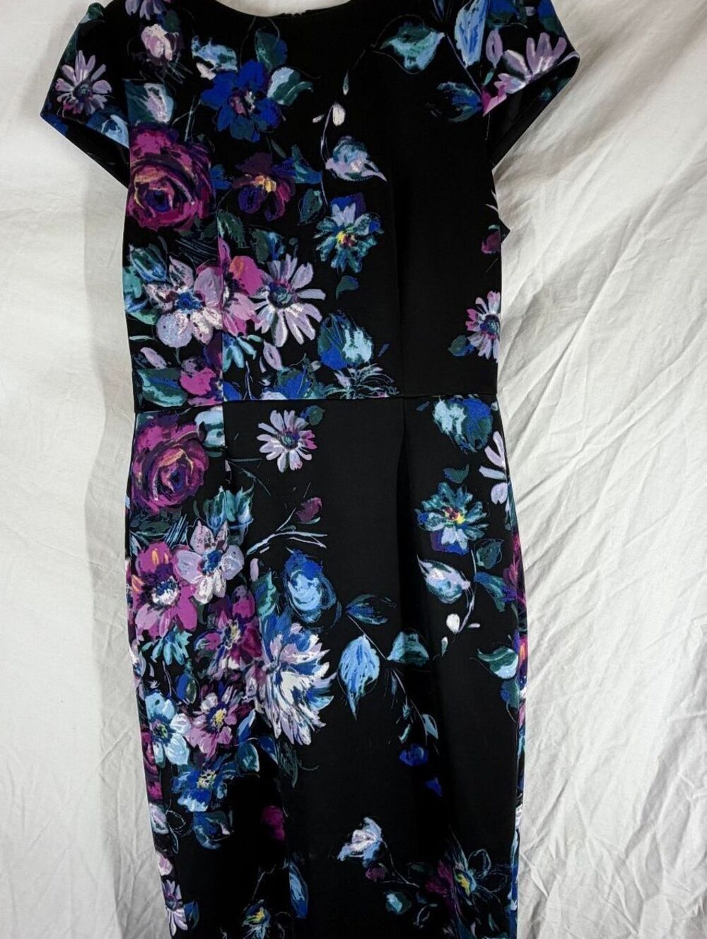 Betsey Johnson Black Floral Sheath Dress Size 8 Quiet Luxury Corporate Wear